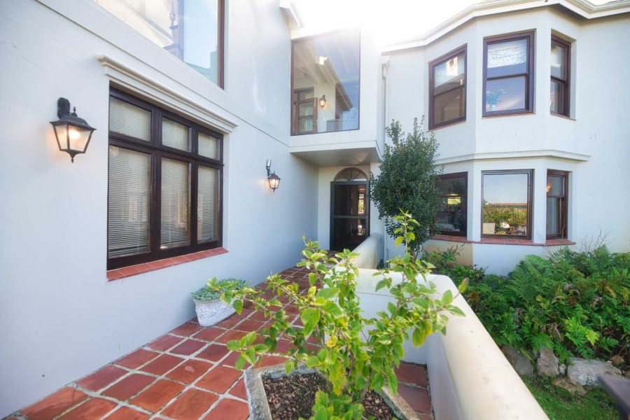 7 Bedroom Property for Sale in Voelklip Western Cape